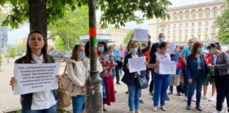 Колегите на проф. Кантарджиев пак на протест срещу пенсионирането му