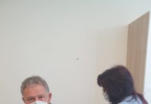 Кацаров пусна реклама на частен здравен център