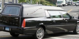 Катафалка блъсна и уби жена, шофьорът дрогиран