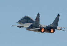 Български изтребители ескортираха пътнически самолет след сигнал за бомба на борда