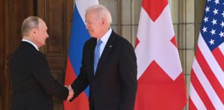 Байдън и Путин си стиснаха ръцете преди началото на срещата си