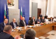 Скандалният Пламен Узунов инструктира областните управители за изборите