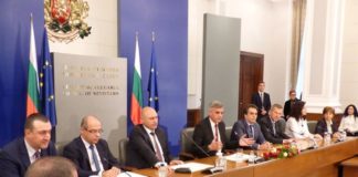 Скандалният Пламен Узунов инструктира областните управители за изборите