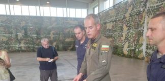 В Граф Игнатиево не могат да извлекат информацията от черната кутия на падналия МиГ-29, силно увредена е