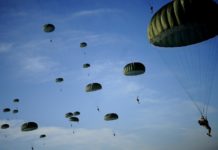 Двама парашутисти ранени по време на учение в Чешнегирово