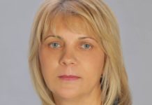 Спряха незаконна агитация на кандидат-депутат от БСП с чаши за кафе в училище