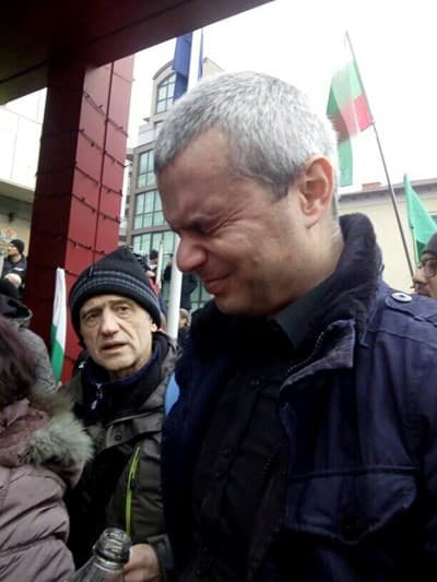Лидерът на Възраждане Костадин Костадинов се възмути от протестите срещу