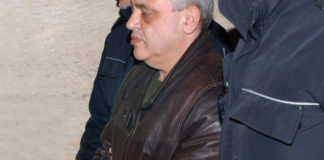 Крадецът на „Рибния буквар“ на Петър Берон защитава обвинения Папалезов