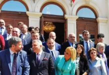 Известната като “протестиращите са платени” заплашва с нови протести и с разследване на злоупотреби срещу протестиращите!?