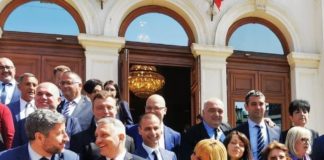 Известната като “протестиращите са платени” заплашва с нови протести и с разследване на злоупотреби срещу протестиращите!?