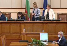 Една година реформи от почтените братя доведоха страната до пълна шизофрения