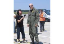 Добър вечер, Слави. Ти се заканваше да изчегърташ ГЕРБ, а то Киретата изчегъртват ИТН