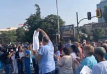 Лекарите от „Пирогов“ на протест срещу уволнението на проф. Балтов