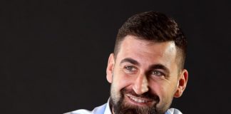 Евродепутатът Андрей Новаков влезе в казармата