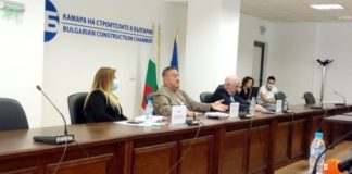 Камарата на строителите към Комитова: Не сме роби, авансите са нормална практика