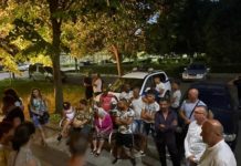 Нощно бдение пред РУ-Поморие. Съпруга, дъщеря и зет питат къде е кметът на с. Бата