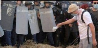 Дали някой ще се извини на полицаите? /видео/