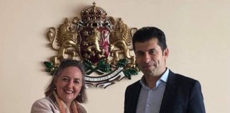 Като канадец при канадец! Дали са обсъждали „Дънди Прешъс“?