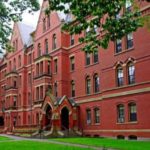 Тръмп иска 1 млрд. долара обезщетение от университета Харвард