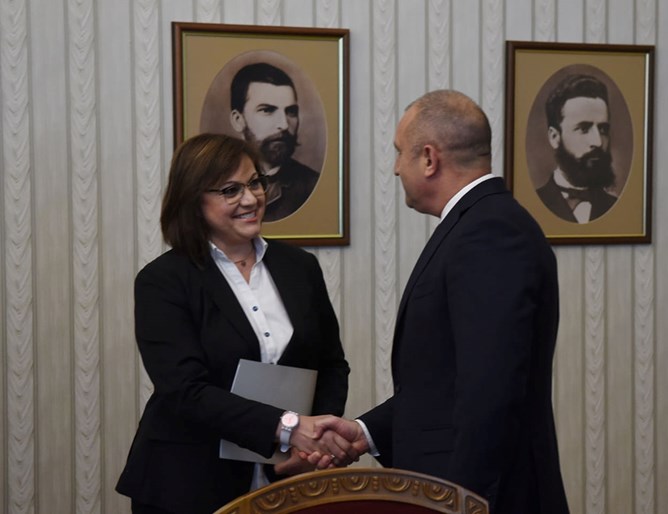 Продължават консултациите при президента Радев като четвърти на Дондуков 2
