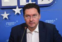 Даниел Митов: Понеже премиерът Петков е българин отскоро, не разбира казуса със Северна Македония