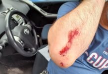 Управител на Siemens-Елвеко блъсна журналист по стълбите на клона (СНИМКИ-ВИДЕО)