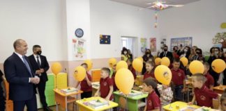 Радев е по-жалък и от дядо си Тодор Живков!