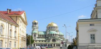 Общинар разкри: Депутатите на тъмно са си върнали безплатния паркинг