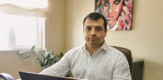 Депутат от „Промяната“ нахлул на студентска среща, държал политически речи