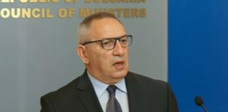 Министър Кузманов развесели депутатите: Аз не съм тъп! Пиарите ми казаха, че така ме наричали