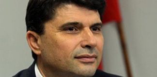 Уволняват шефа на службата за подслушване и следене