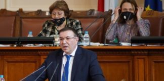 Проф. Ангелов към управляващите: Спите зимен сън, общинските болници не могат да си платят тока