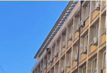 Това е колата на Пламен Бобоков. Отзад е министерството на Кирил Петков. Нов проект? Долнопробен пазарлък