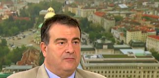 Бивш заместник на Кацаров: Процедурата за поръчка на ученическите тестове беше нескопосана