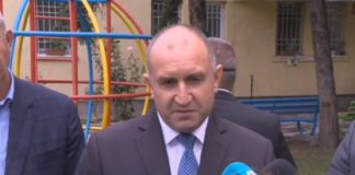 И как така президентът Радев се е ваксинирал миналото лято?! Първата антиковид ваксинация в България е направена на 27 декември 2020 г.