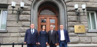 Кандидатът на ВМРО за президент бе регистриран днес, той обяви, че съди ВТУ за дисциплинарното си уволнение