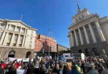 Бизнесът и синдикатите на протест заради скъпия ток