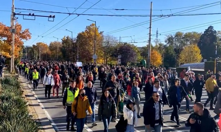 Ресторантьори в цялата страна излизат на протести със заявка за