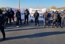 Нацепените батки от великите народни въстания затвориха магистрала в изборен ден