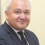 Демерджиев, твой служител е издал разрешително за притежаване на боен пистолет на 19-годишно момче