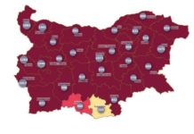 България е в тъмночервената ковид зона без две области