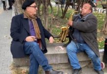 Уличен музикант разчувства Анди Гарсия в центъра на София