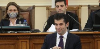 Парламентаризмът се „завърна“ – Кирил Петков насрочва извънредни заседания на НС