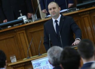 „Маркет линкс“ стресира Румен Радев. Щял да бъде обикновен депутат, а не цар!