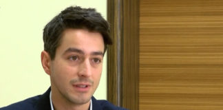 Преподавал тенис на деца и допълвал бюджета като пицар – по-подходящ министър на културата не бих могъл да си представя