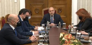 Радев укори ГЕРБ, че не са платили наема на „Труд“