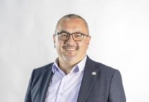 Депутат от ДБ с 430 хил. лв. кредит и не платил 4 хил. лв. детска издръжка иска да си получавам заплатата в брой!