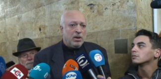 Минеков отиде да чегърта ГЕРБ, но призна, че няма правно основание да гони партията от централата й /видео/