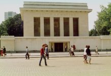 Добрата новина е, че никой засега не иска възстановяването на мавзолея