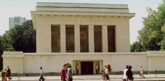 Добрата новина е, че никой засега не иска възстановяването на мавзолея